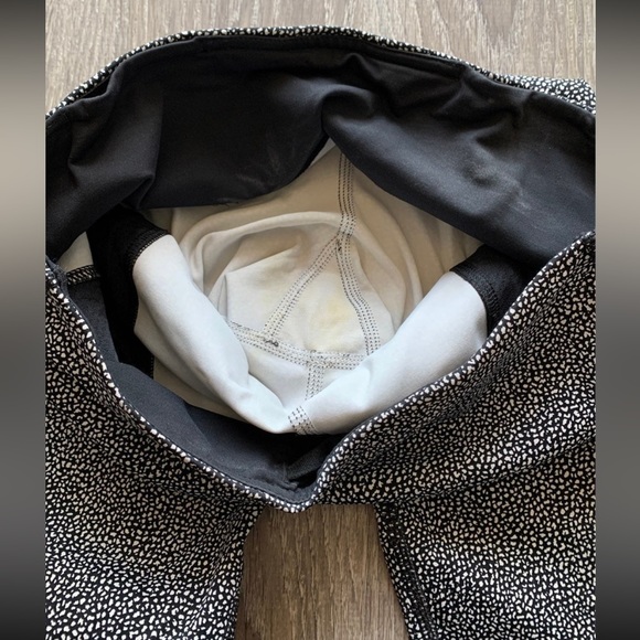 Lululemon Size 6 invigorate Black and White Leggings *Please read description* - Picture 7 of 12